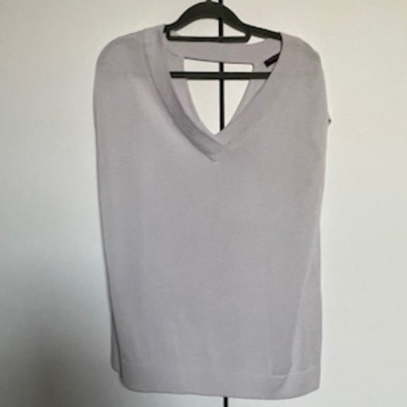 Banana Republic Tops - Banana Republic Grey Short-sleeve Sweater - Front V-Neck/Back Keyhole, Size: Med